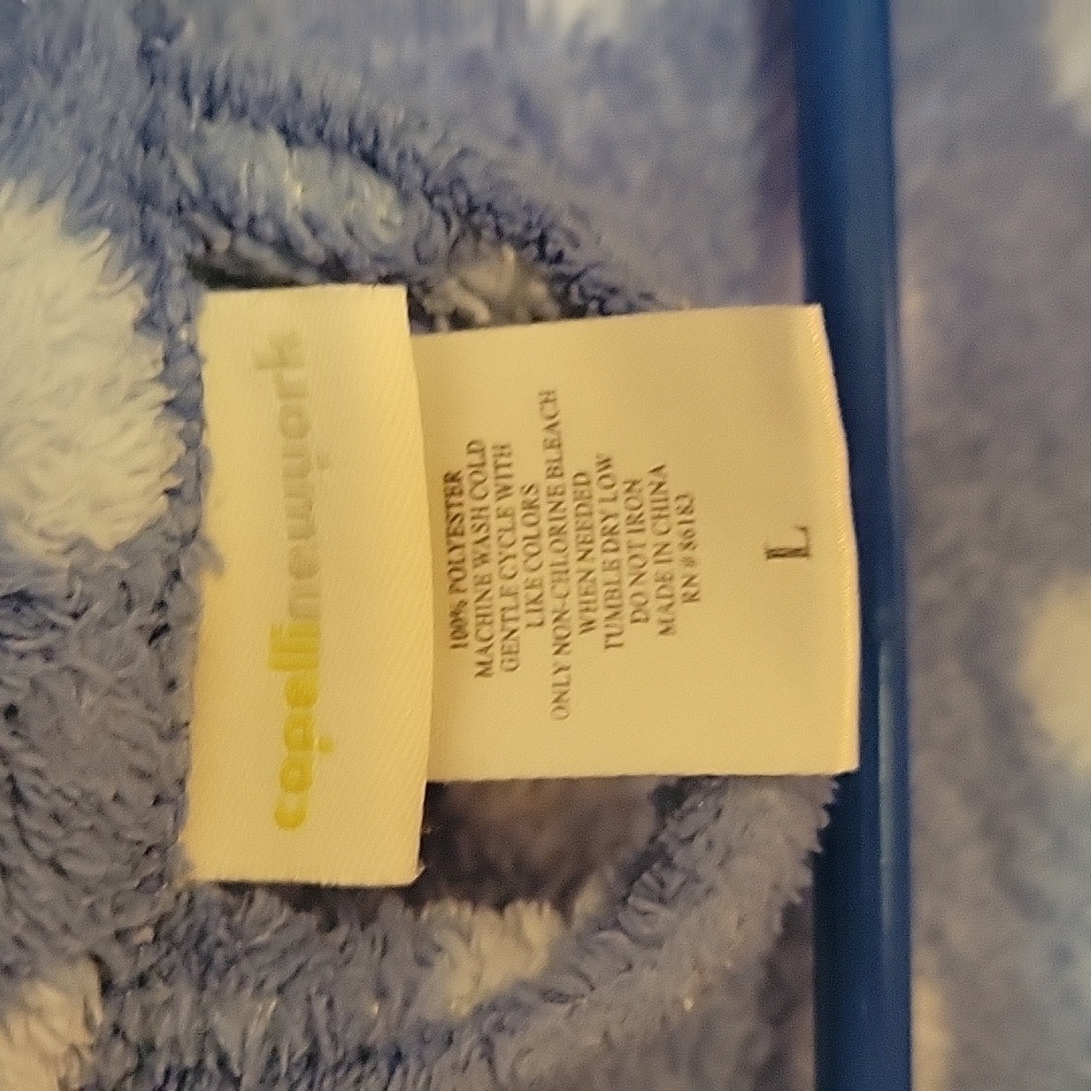 Plush Robe (L) - Picture 2 of 3